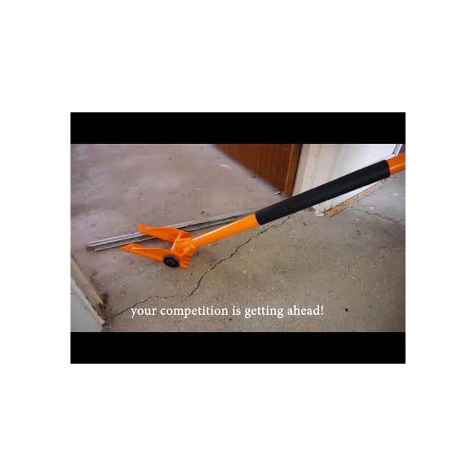 Gutster 48" Round Handle Demolition Bar